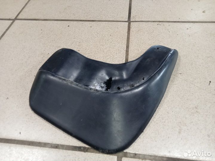 Брызговик передний правый Фабия 2 рестайлинг