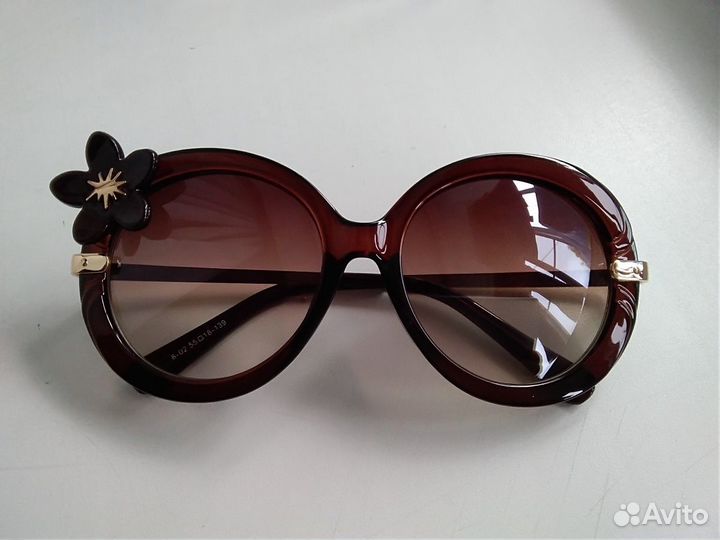 Очки солнечные