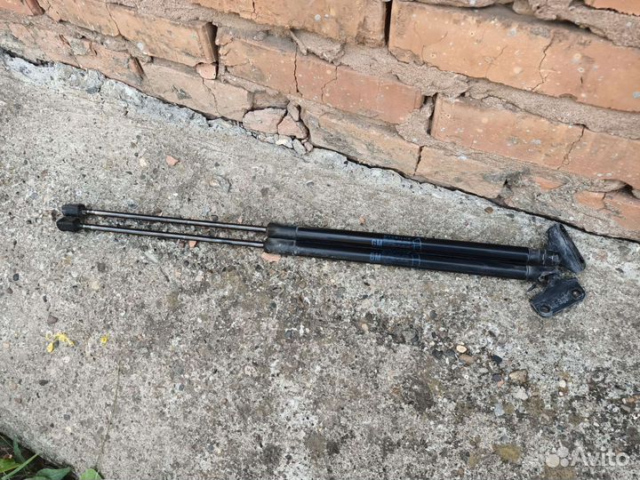 Амортизатор багажника Opel Corsa D/Опель Корса Д