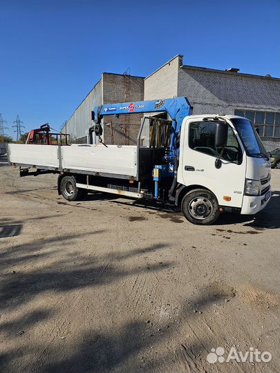 Hino 300 (Dutro) с КМУ, 2017