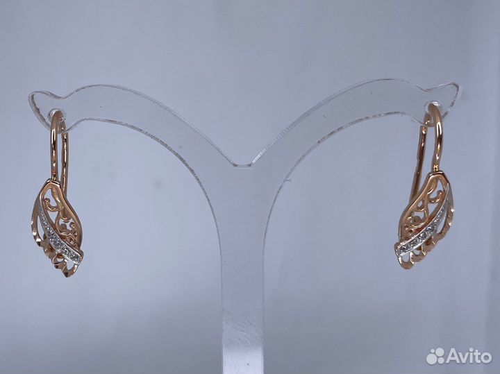 Золотые серьги 1.82 гр