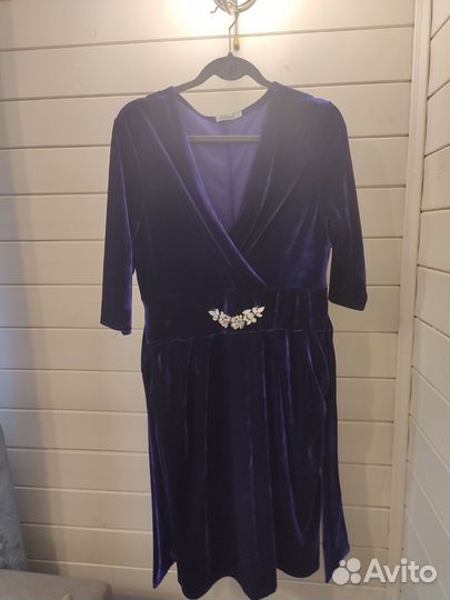 Бархатное женское платье