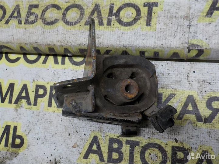 Опора кпп Toyota Corolla (E120) 2000-2007