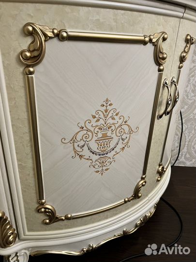 Угловой комод