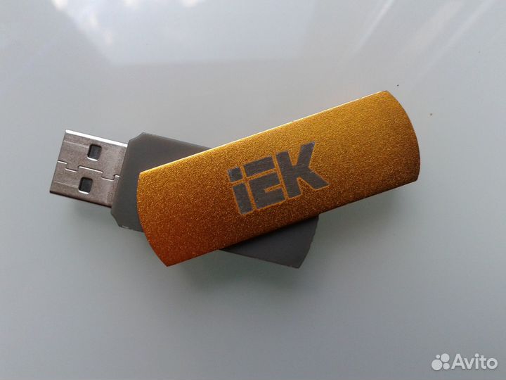 Usb флешки 32,16, 8 Гб