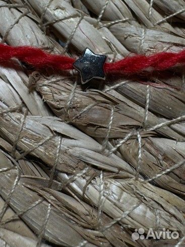 Шерстяная красная нить с украшениями