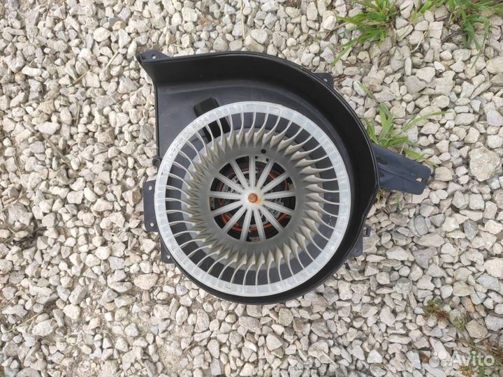 Моторчик отопителя Volkswagen Polo лифтбек 1.6