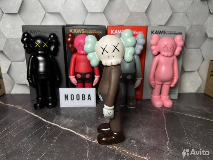 Фигурки Kaws