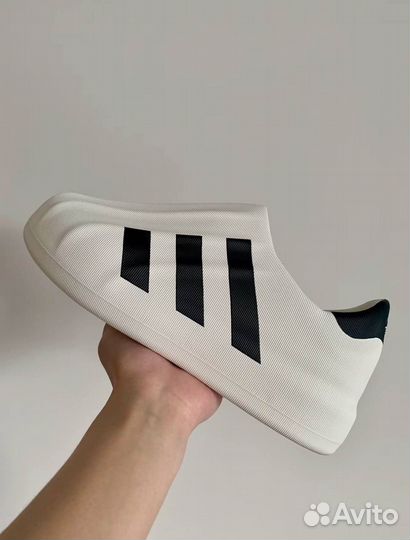 Кеды adidas adifom superstar на руках
