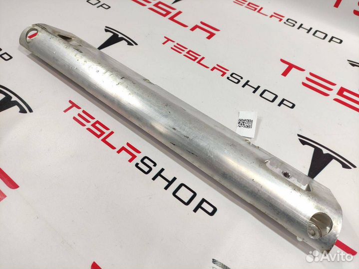 Усилитель подрамника переднего алюминиевый Tesla