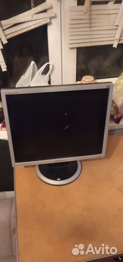 Монитор Samsung 19 дюймов