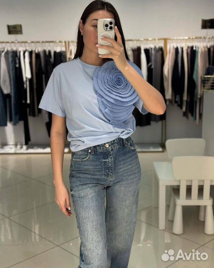 Футболка с цветком