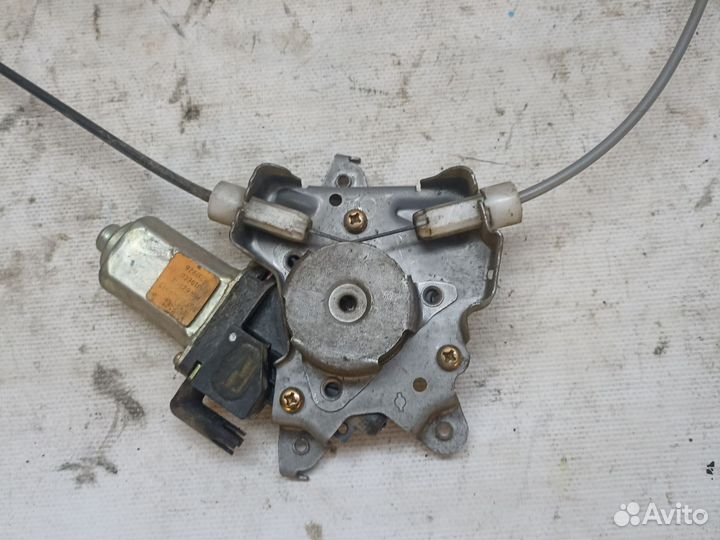 Nissan Serena c24 передний левый стеклоподьемник