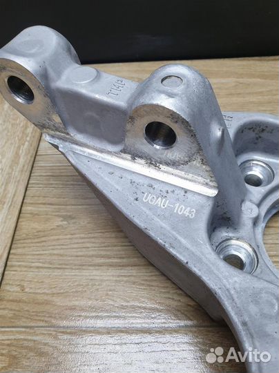 Кулак передний левый Hyundai SantaFe 2022