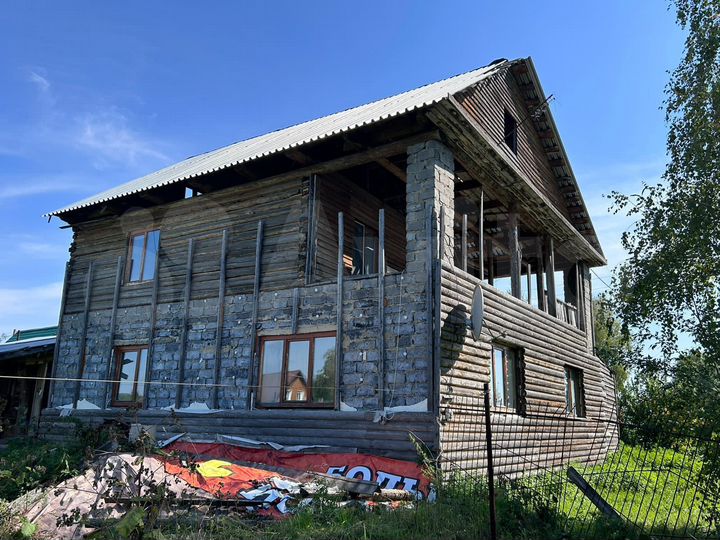 Дом 228 м² на участке 20 сот.