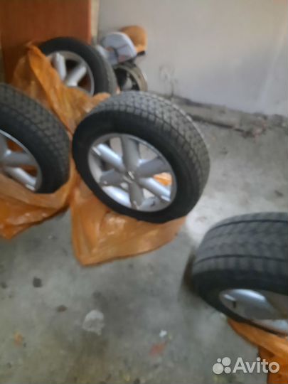 Bridgestone Blizzak DM-V2 235/60 R18