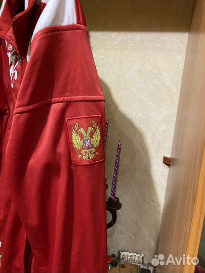 Спортивная куртка
