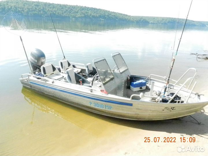 Лодка Аллюр 40 2к