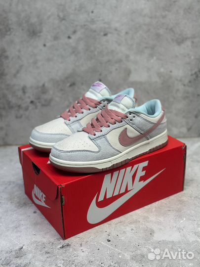 Кроссовки Nike SB Dunk Low