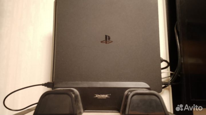 Игровая приставка ps4