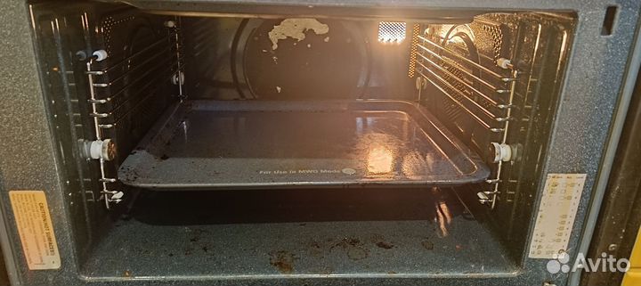 Встраиваемый духовой шкаф с функцией свч