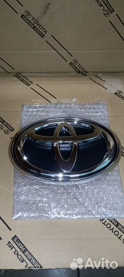 Эмблема Toyota Fortuner 75310-0K160