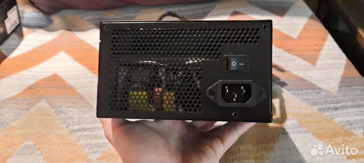 Блок питания для игрового компьютера Corsair CX600