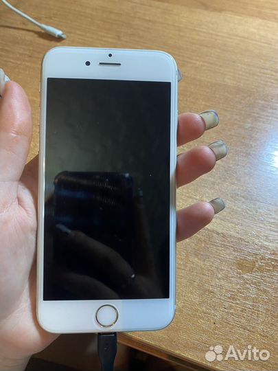 Телефон iPhone 6s