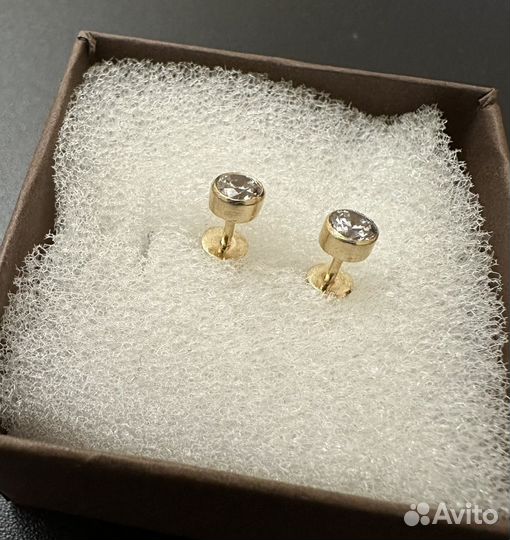 Золотые серьги гвоздики