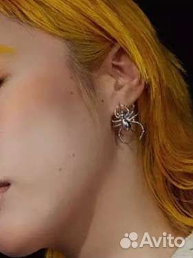 Серьги-паучки