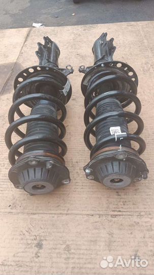 Амортизатор Cadillac XT5 передний