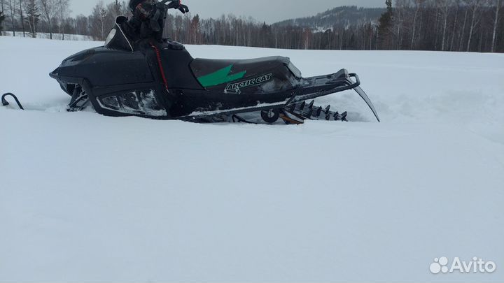 Продам снегаход Arctic Cat