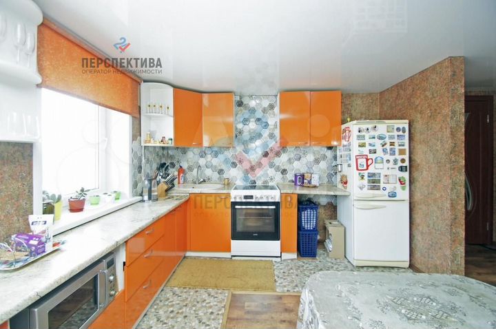 Коттедж 229,2 м² на участке 2,3 сот.