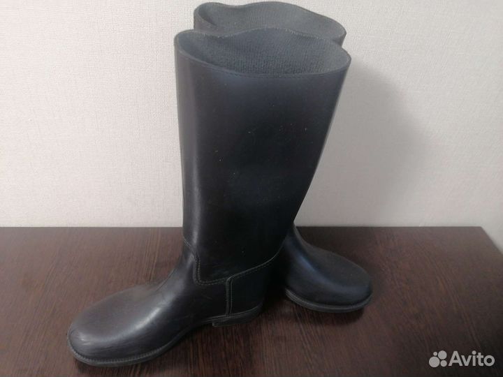 Резиновые сапожки