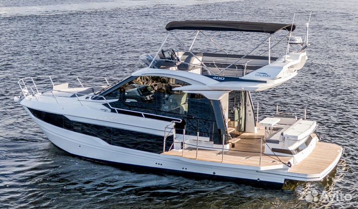 Яхта Galeon 400 FLY (2024) в наличии