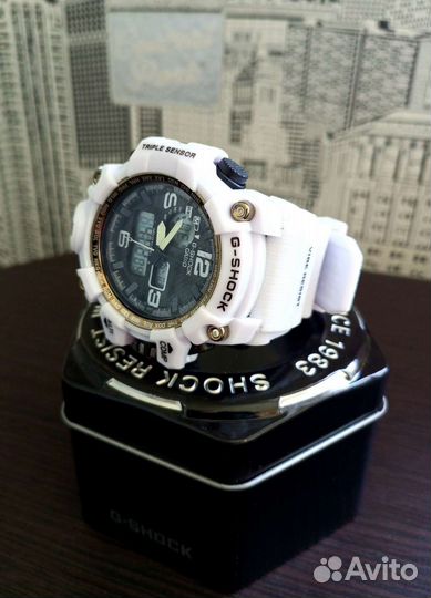 Белые часы Casio G-Shock
