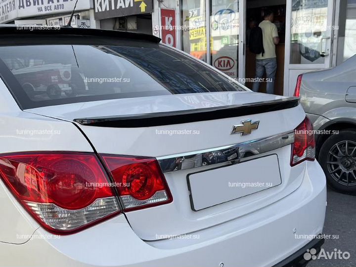 Спойлер на крышку багажника Chevrolet Cruze