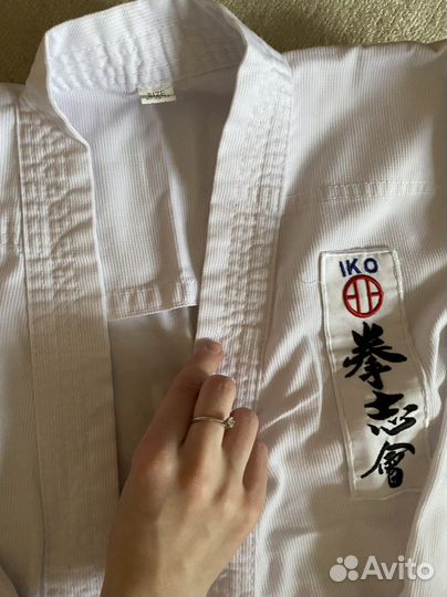 Комплект кимоно и перчатки для каратэ IKO