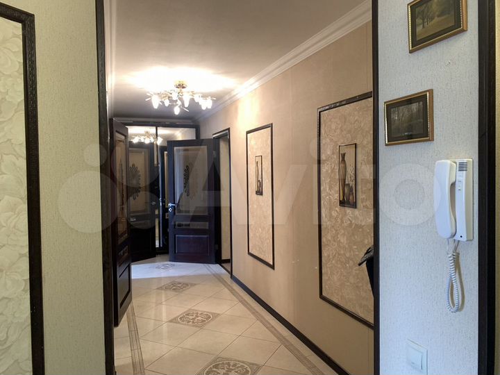 3-к. квартира, 83 м², 8/10 эт.