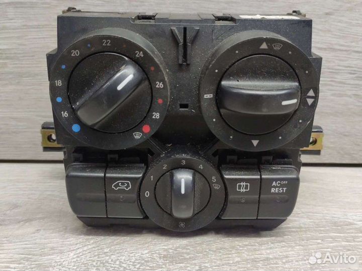 Блок управления печкой Mercedes Vito W639