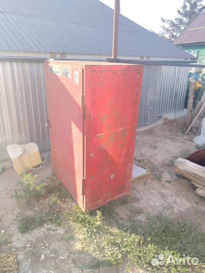 Шкаф стальной