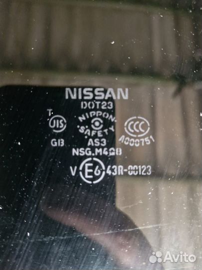 Стекло двери задней правой Nissan Murano Z51