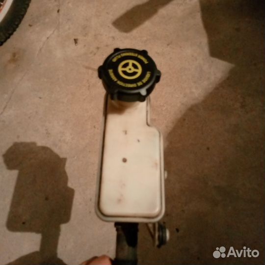 Бачок гура ford focus