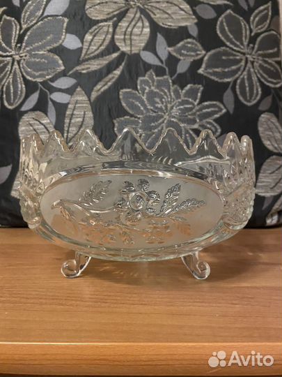 Хрустальная ваза на ножках, Югославия