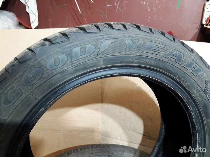 Goodyear Ultragrip 600 215/55 R17 98T