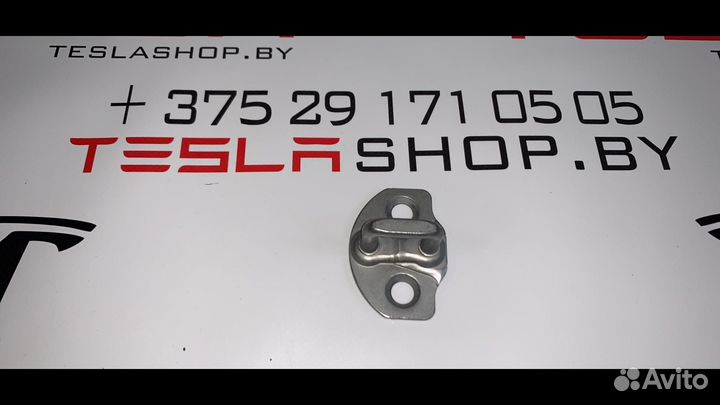 Петля замка двери Tesla Model 3 2019 1107262-00-C
