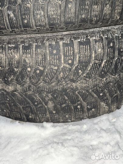 Bridgestone Blizzak Spike-01 225/50 R17 98T