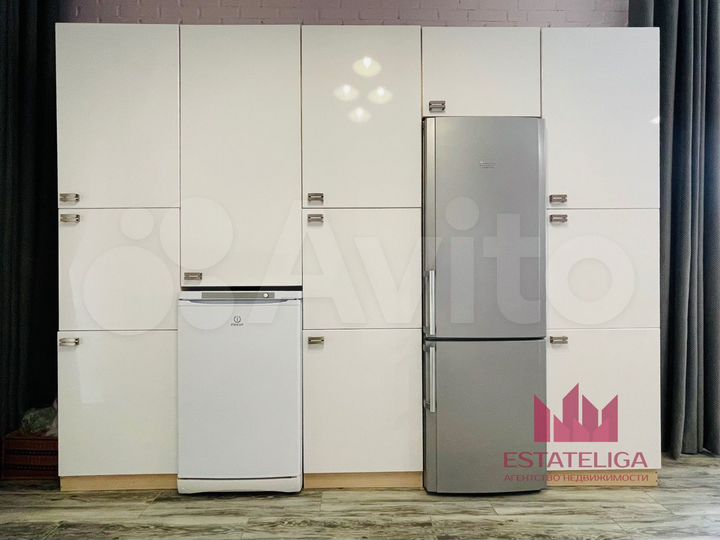 Коттедж 213 м² на участке 12 сот.