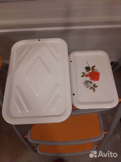 Форма для холодца большая и поменьше