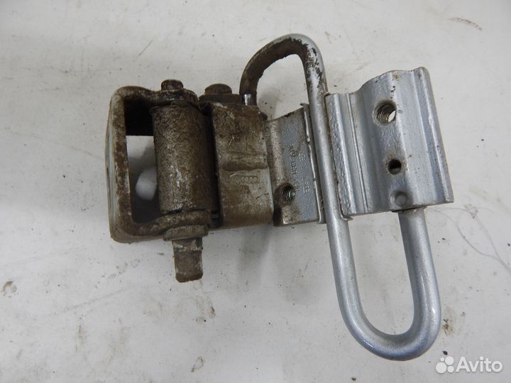 Петля двери Volkswagen Passat B5+